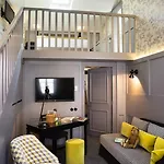 D'aubusson Hotel